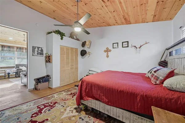 $349,900 | 115 Friar Tuck Drive, Gordonville, TX 76245