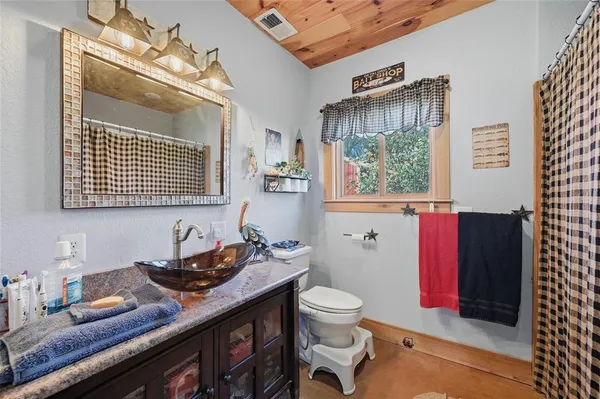 $349,900 | 115 Friar Tuck Drive, Gordonville, TX 76245