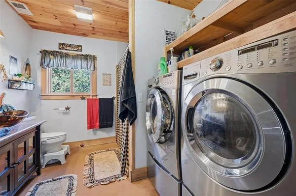 $349,900 | 115 Friar Tuck Drive, Gordonville, TX 76245