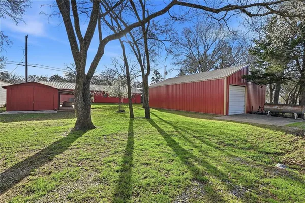 $349,900 | 115 Friar Tuck Drive, Gordonville, TX 76245