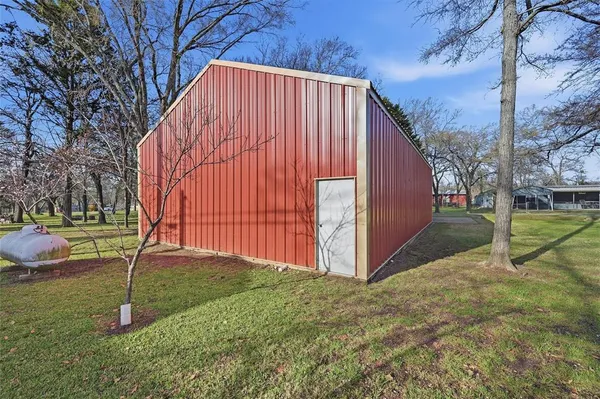 $349,900 | 115 Friar Tuck Drive, Gordonville, TX 76245