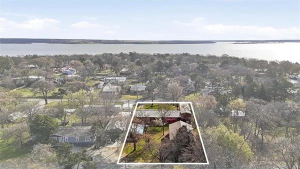 $349,900 | 115 Friar Tuck Drive, Gordonville, TX 76245