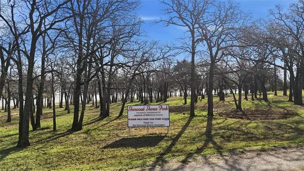 $349,900 | 115 Friar Tuck Drive, Gordonville, TX 76245