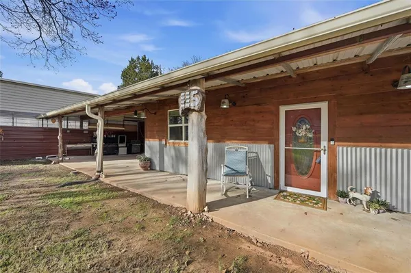 $349,900 | 115 Friar Tuck Drive, Gordonville, TX 76245