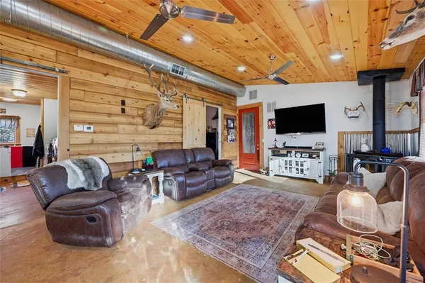 $349,900 | 115 Friar Tuck Drive, Gordonville, TX 76245