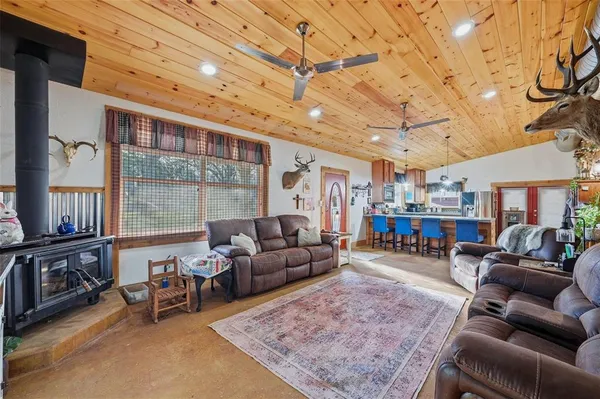 $349,900 | 115 Friar Tuck Drive, Gordonville, TX 76245