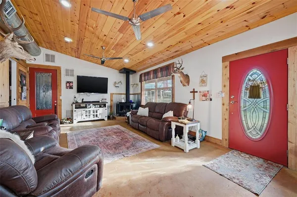 $349,900 | 115 Friar Tuck Drive, Gordonville, TX 76245