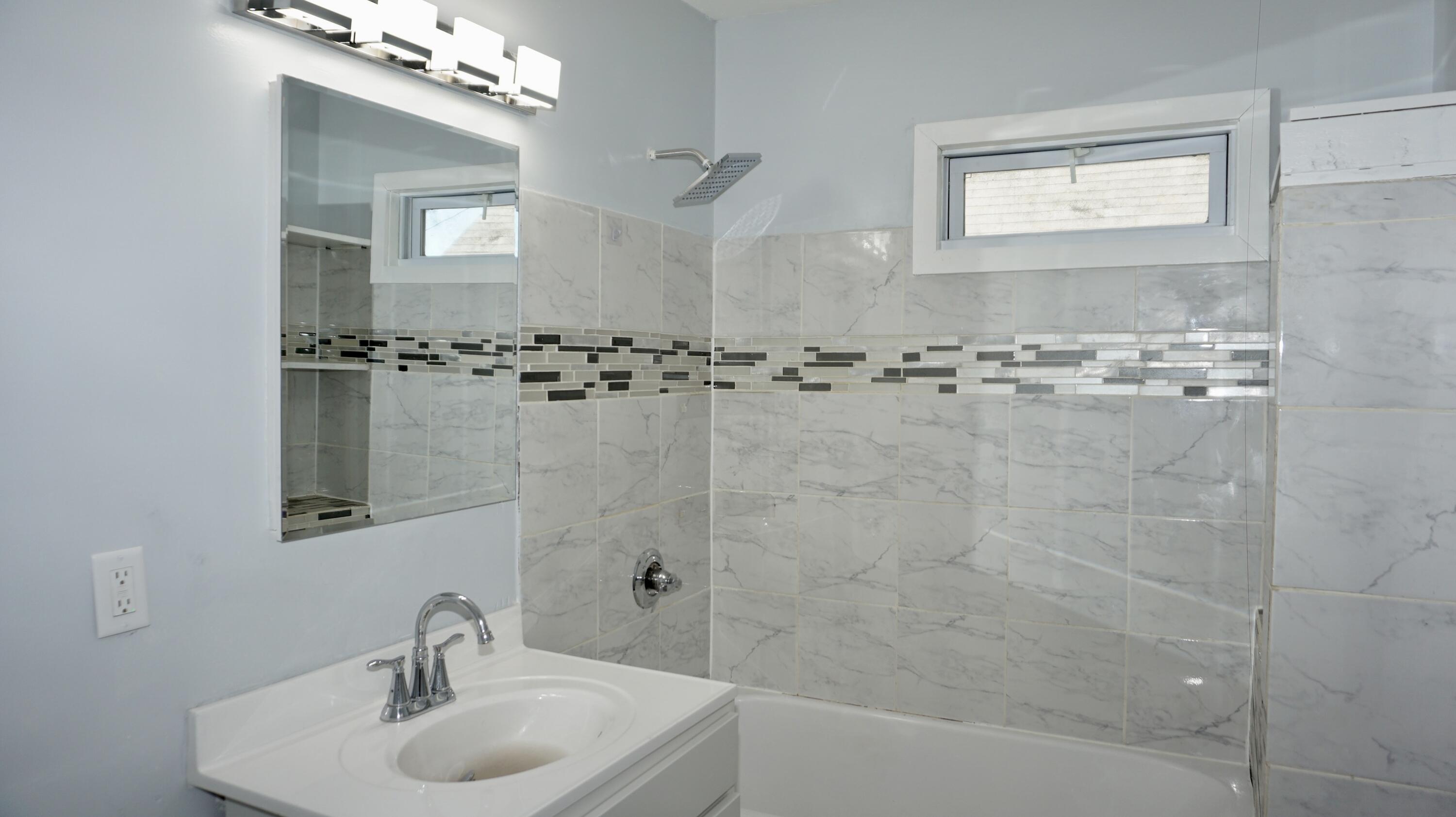 2113 16th Street Racine, WI 53403 - Photo 13 of 27 Upper Level Full Bathroom