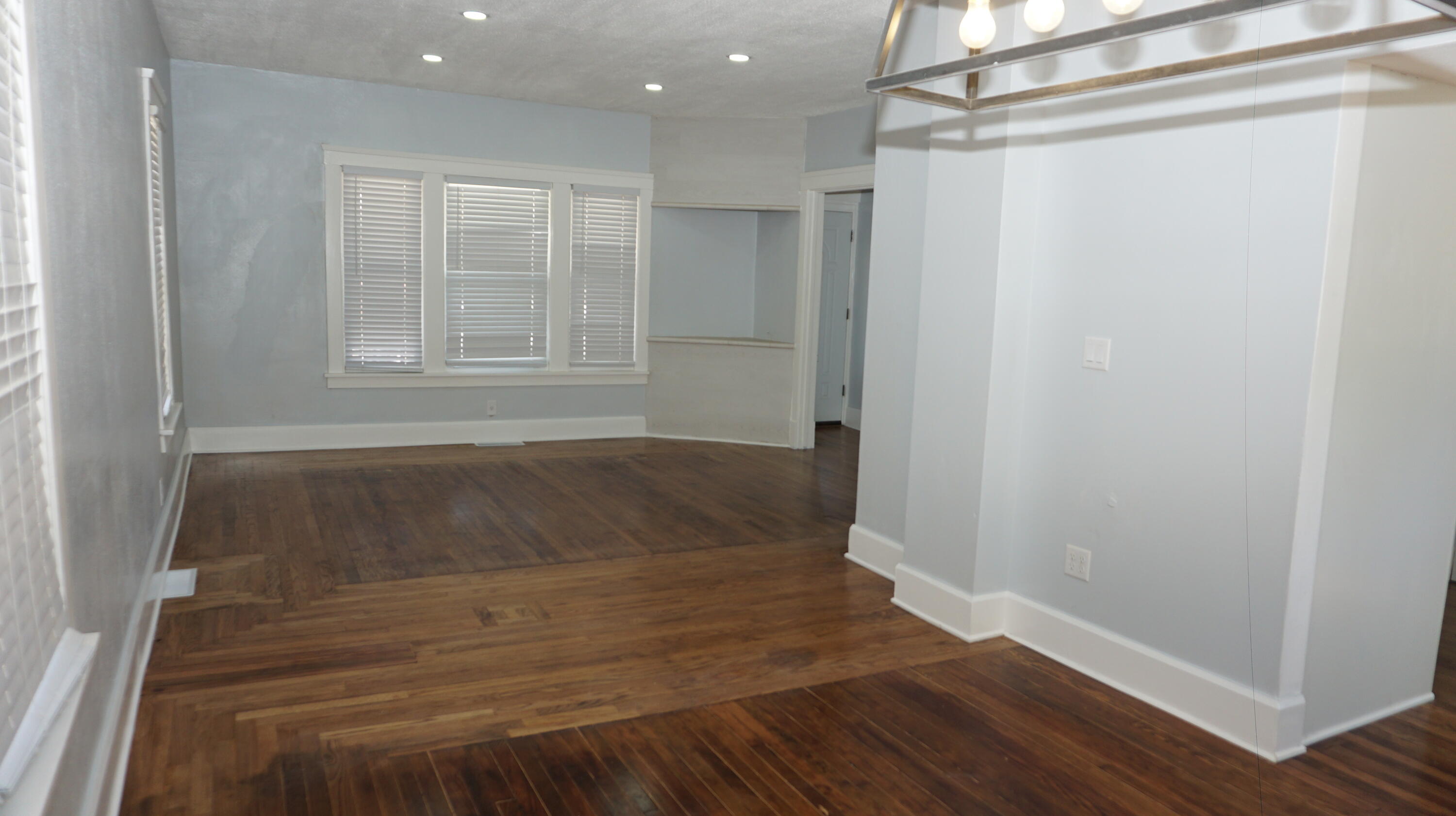 2113 16th Street Racine, WI 53403 - Photo 6 of 27 Dining room