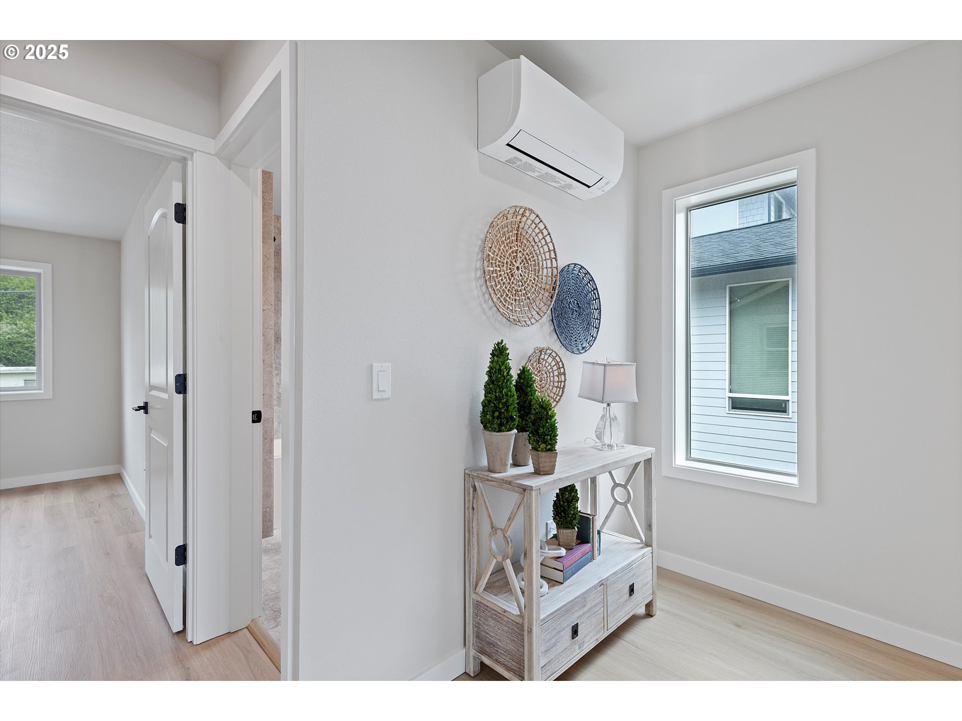 811 Southwest 13th Street Newport, OR 97365 - Photo 18 of 45 a living room with furniture and a window