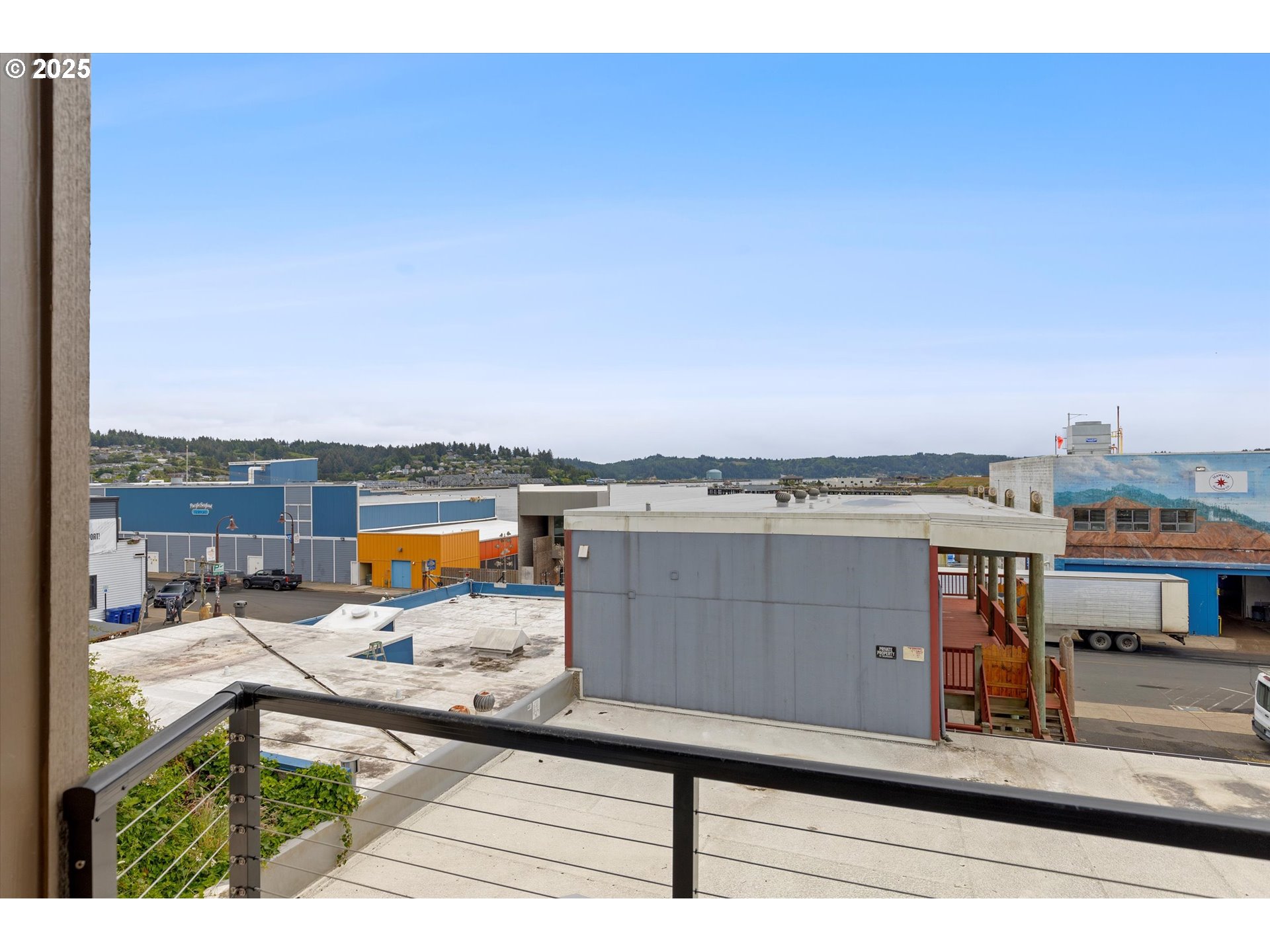 811 Southwest 13th Street Newport, OR 97365 - Photo 37 of 45 a view of a terrace with skyline