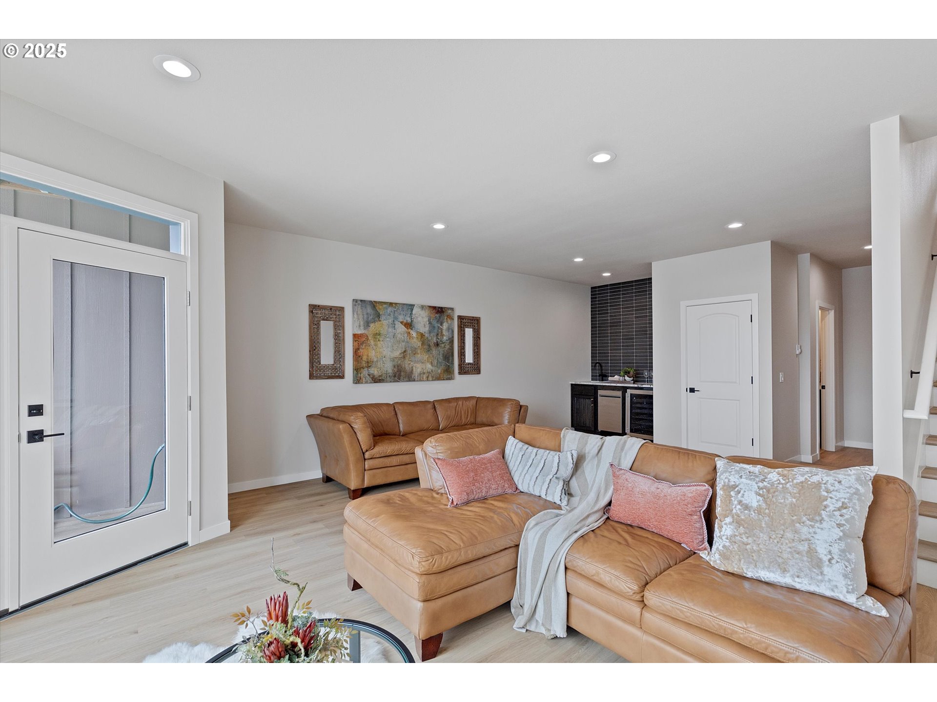 811 Southwest 13th Street Newport, OR 97365 - Photo 38 of 45 a living room with furniture and a window