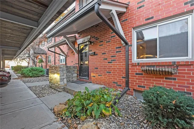 $235,000 | 9577 Outlook Drive, Overland Park, KS 66207