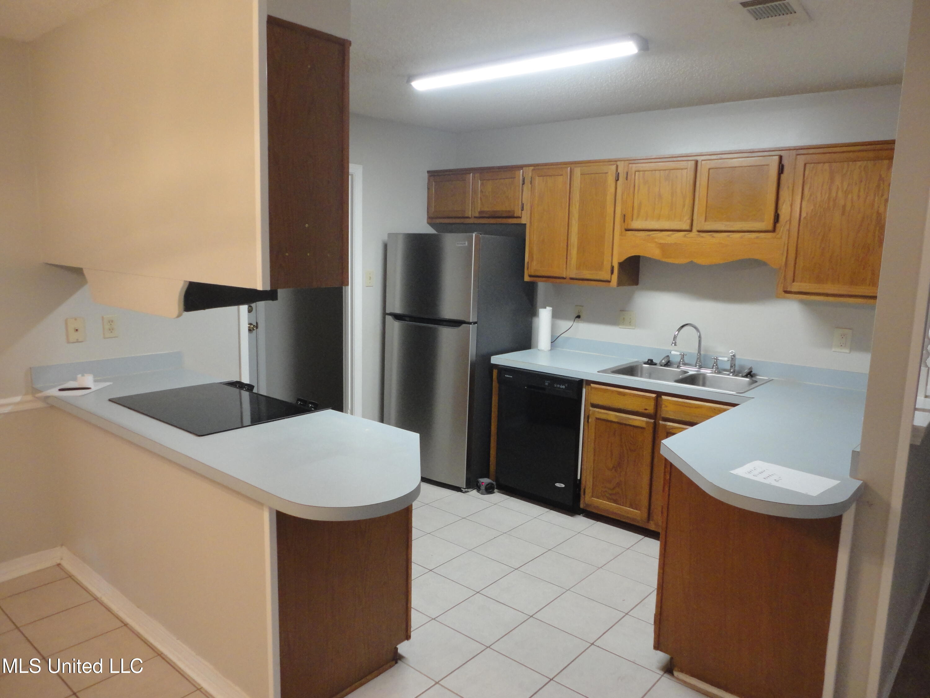 2216 Starfish Road Gautier, MS 39553 - Photo 4 of 30 DSC06903