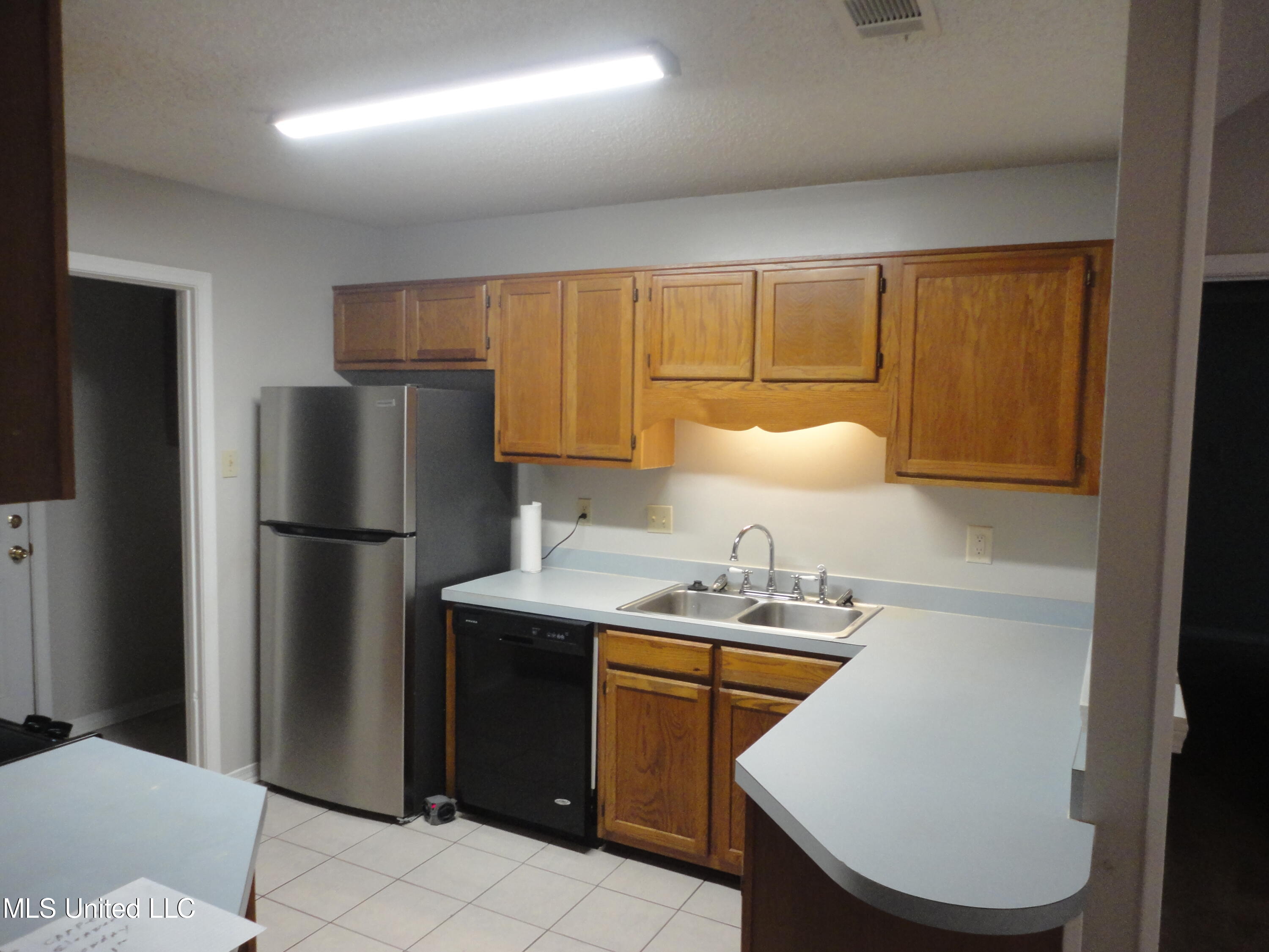 2216 Starfish Road Gautier, MS 39553 - Photo 8 of 30 DSC06878