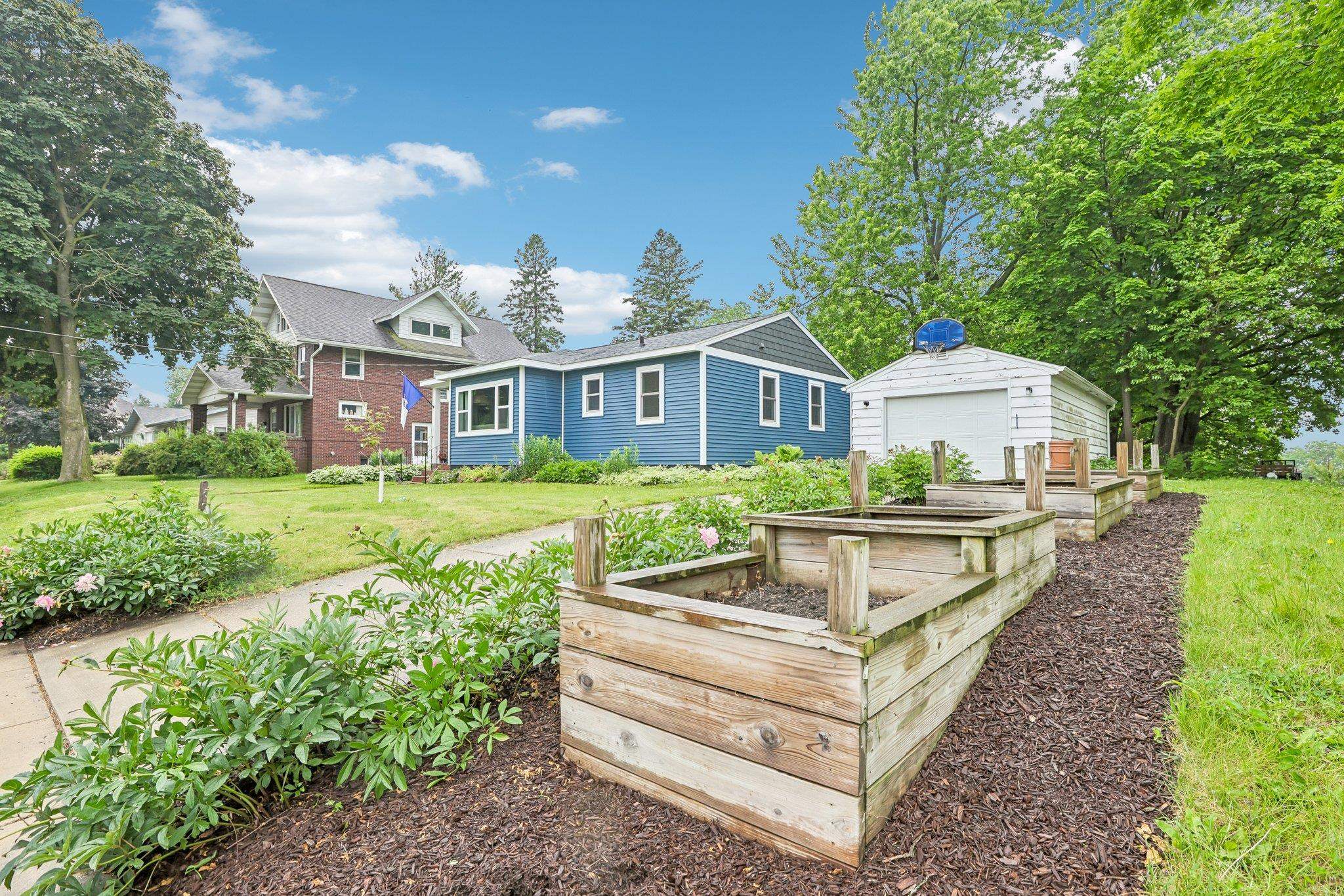 306 Lake Street Mount Horeb, WI 53572 - Photo 4 of 29