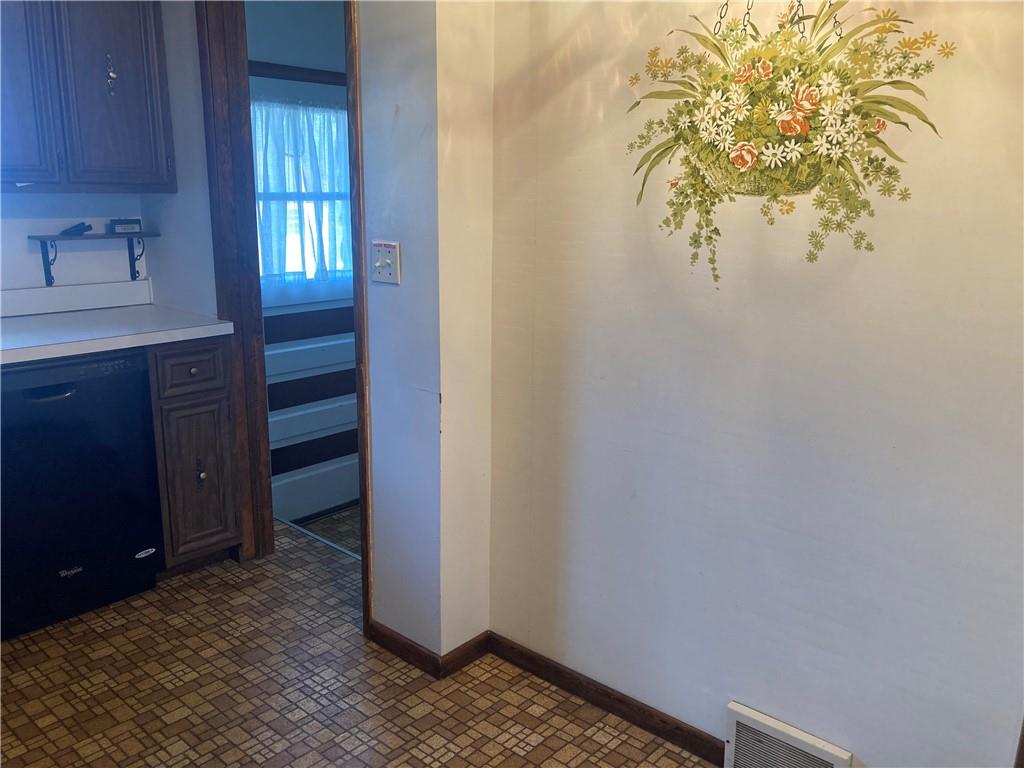 195 Barclay Hill Road Beaver, PA 15009 - Photo 8 of 20 Gallery Image 8