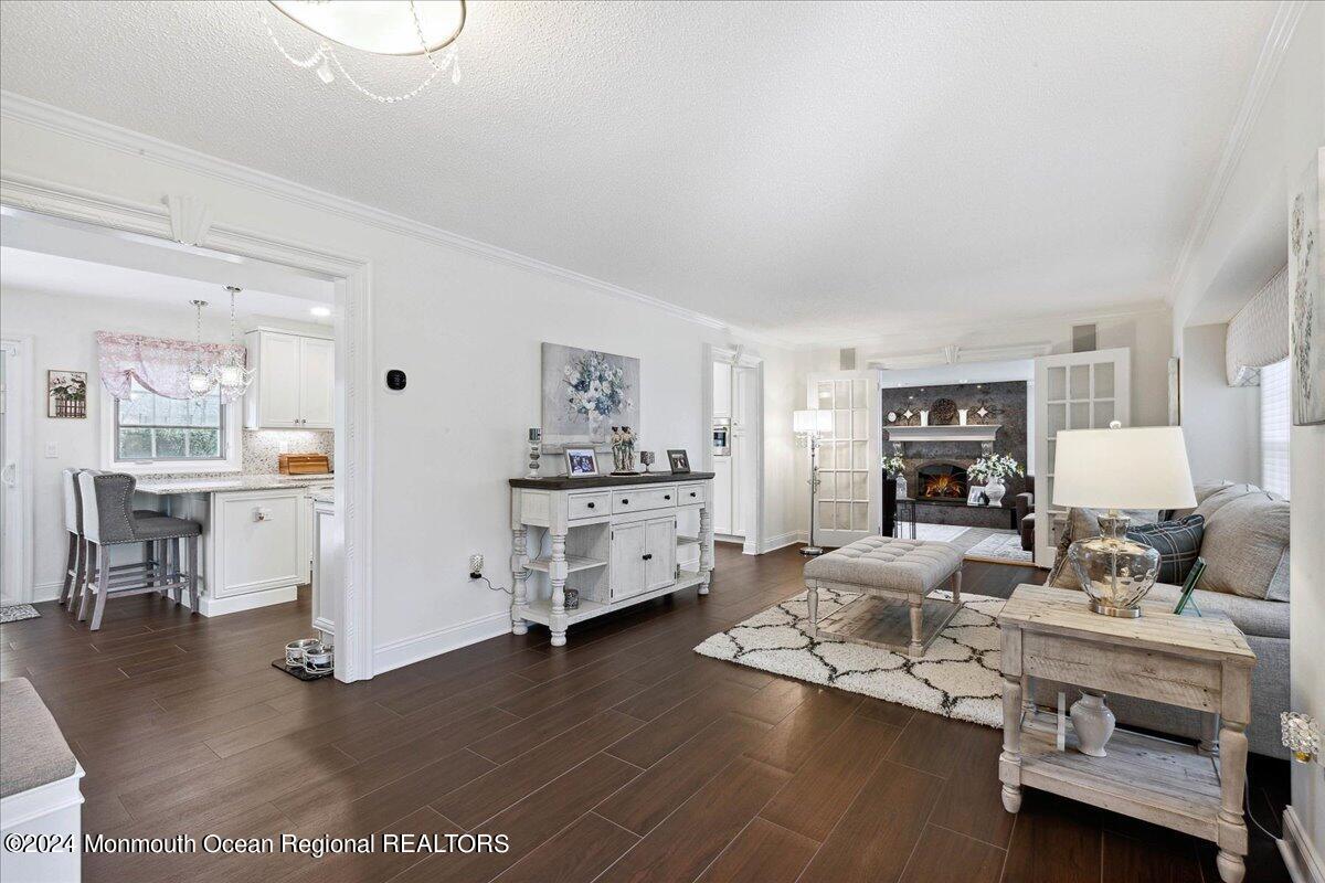 06-10 Chelsea Rd, Manalapan, NJ-6