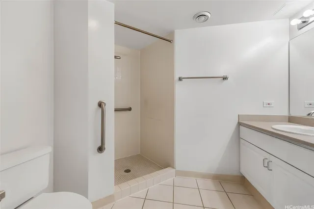 $525,000 | 1314 Kalakaua Avenue, Unit 1512, Honolulu, HI 96826