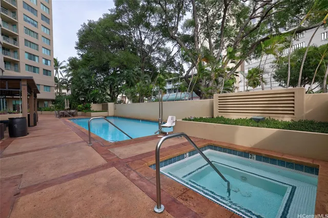 $525,000 | 1314 Kalakaua Avenue, Unit 1512, Honolulu, HI 96826