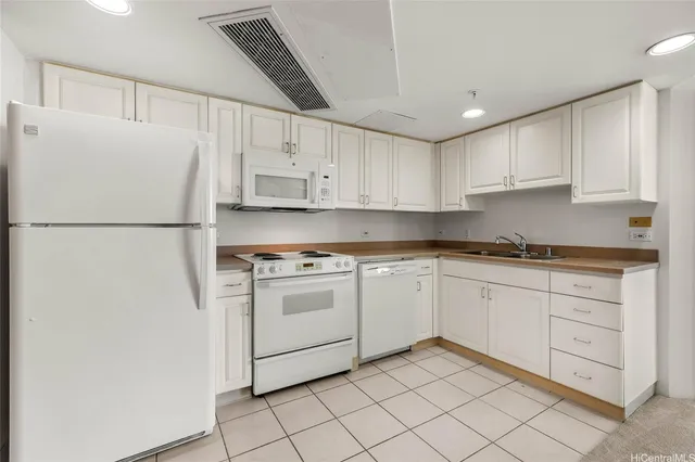 $525,000 | 1314 Kalakaua Avenue, Unit 1512, Honolulu, HI 96826