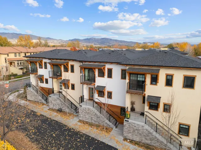 $750,000 | 429 East Water Pocket Lane, Garden City, ID 83714