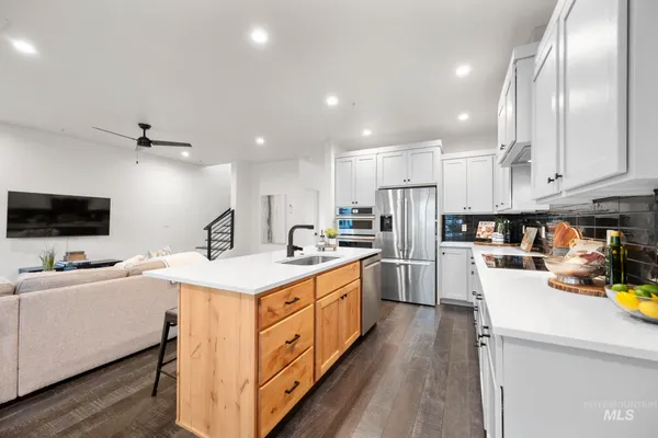 $725,000 | 429 East Water Pocket Lane, Garden City, ID 83714