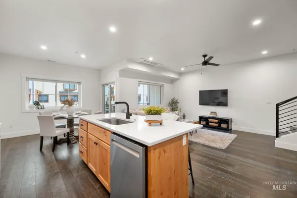 $725,000 | 429 East Water Pocket Lane, Garden City, ID 83714