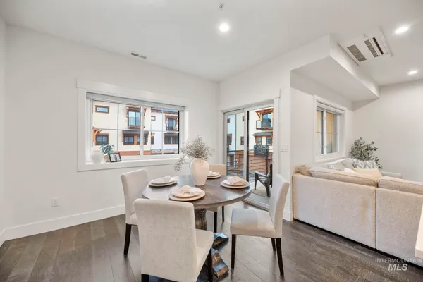 $725,000 | 429 East Water Pocket Lane, Garden City, ID 83714