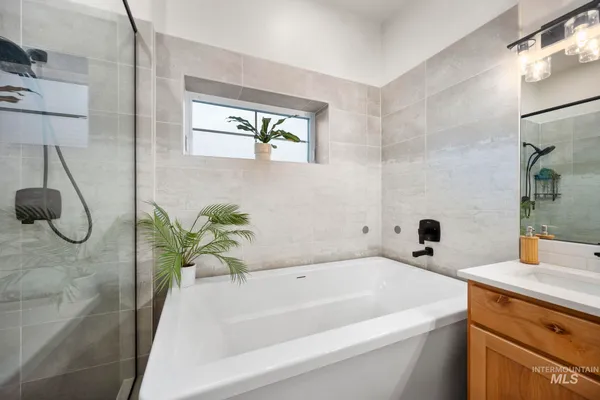 $725,000 | 429 East Water Pocket Lane, Garden City, ID 83714