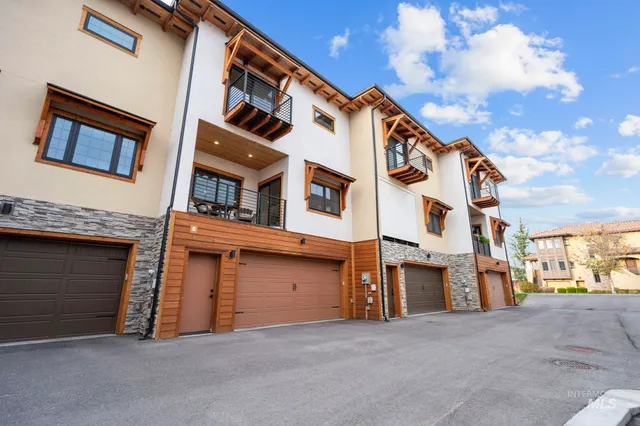 $750,000 | 429 East Water Pocket Lane, Garden City, ID 83714