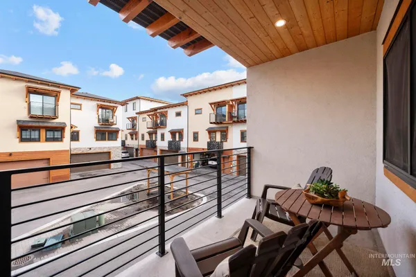 $725,000 | 429 East Water Pocket Lane, Garden City, ID 83714