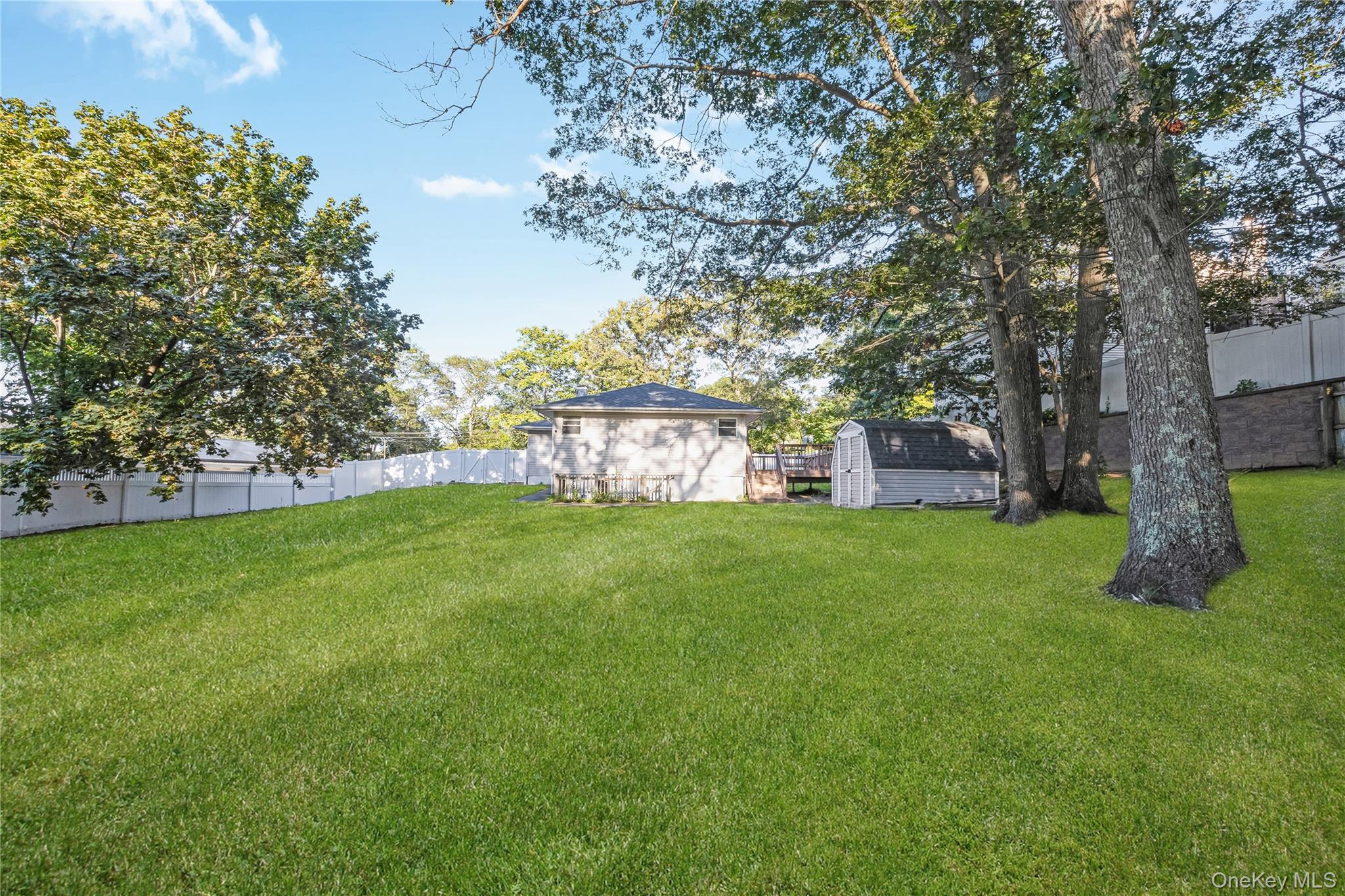 16 Hillside Road Farmingville, NY 11738 - Photo 20 of 22