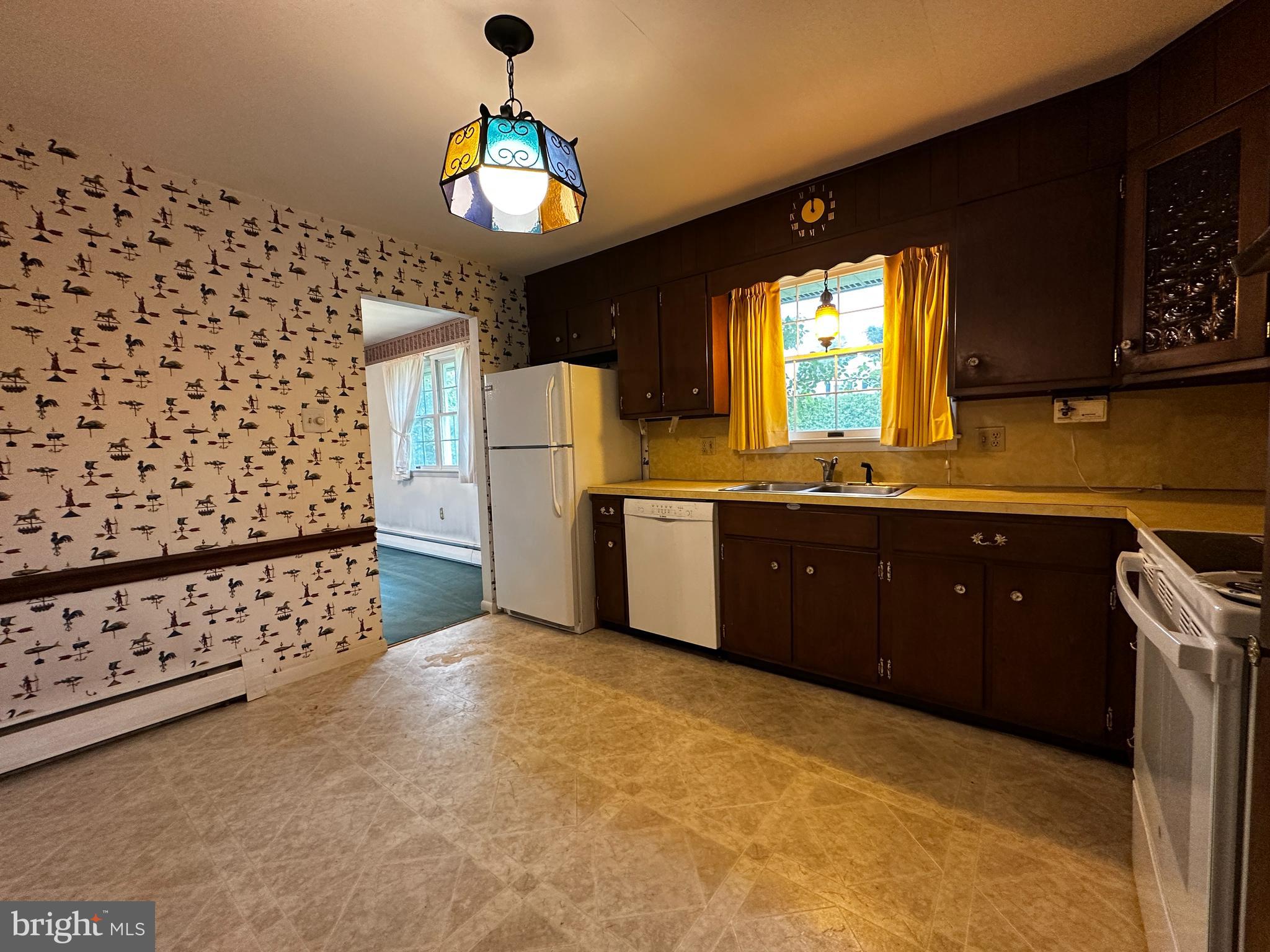 3060 Linda Lane Sinking Spring, PA 19608 - Photo 9 of 17 Gallery Image 9