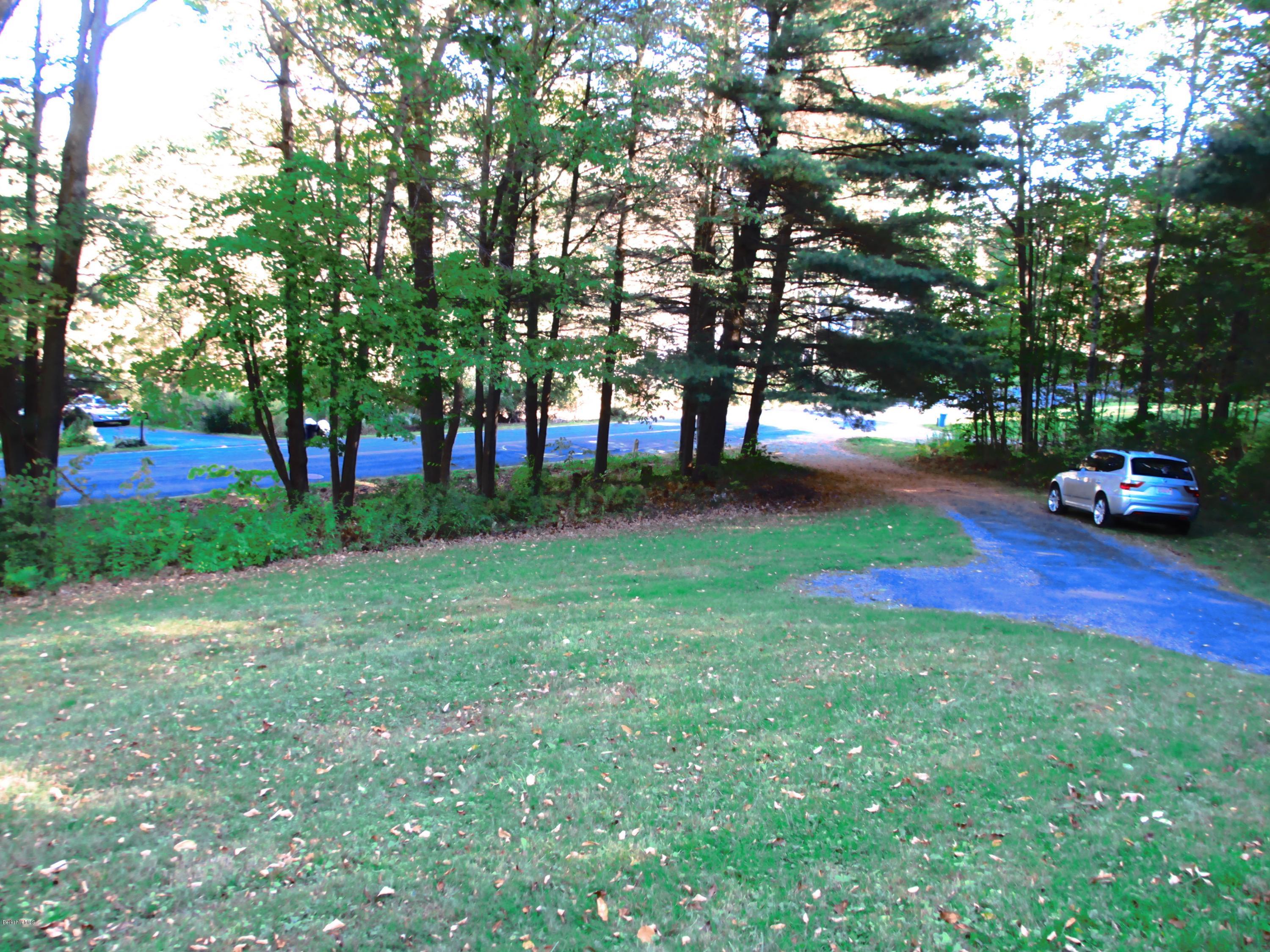 305 Partridge Road Pittsfield, MA 01201 - Photo 3 of 12 IMG_1571