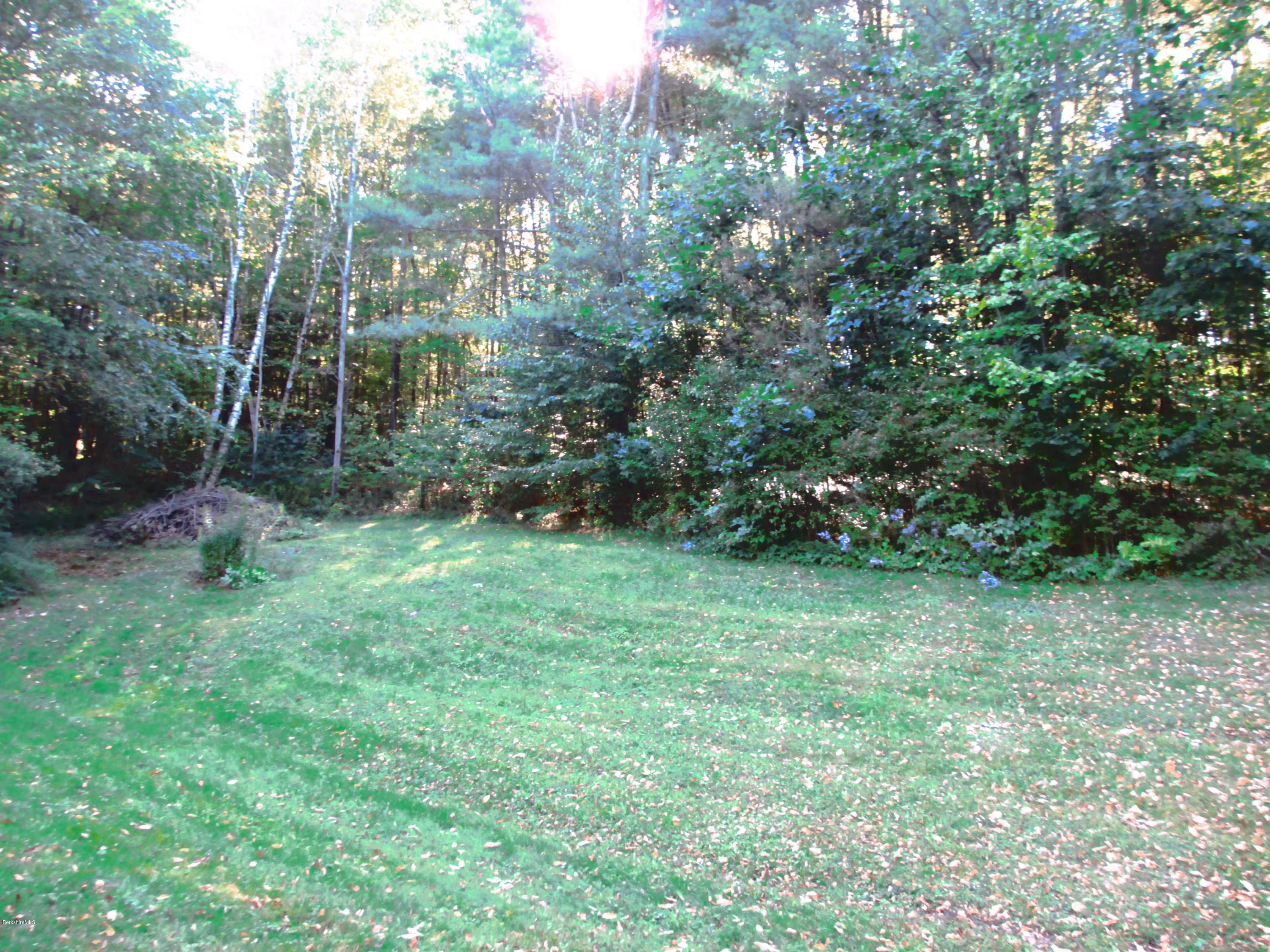 305 Partridge Road Pittsfield, MA 01201 - Photo 4 of 12 IMG_1573