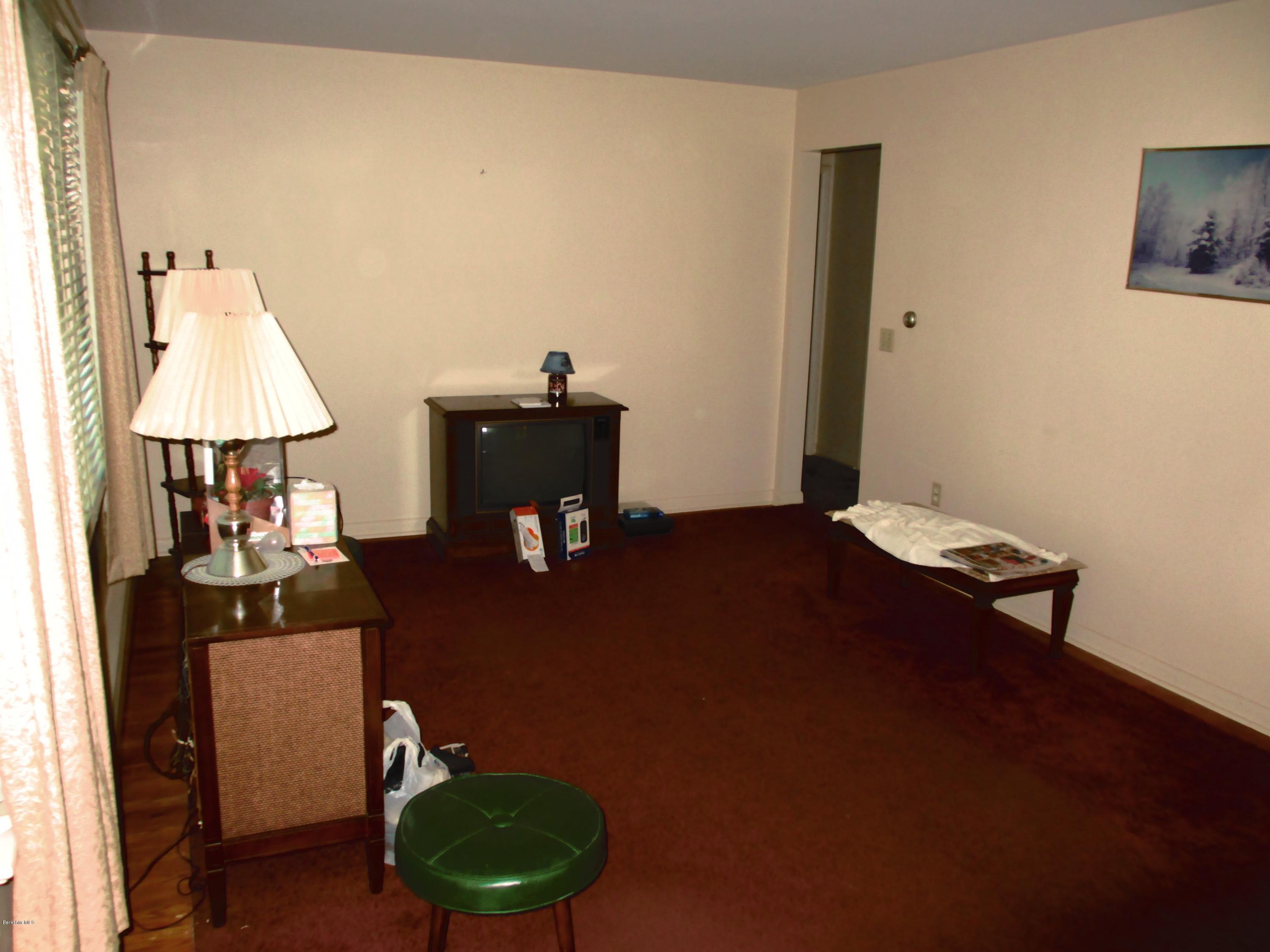 305 Partridge Road Pittsfield, MA 01201 - Photo 6 of 12 IMG_1575