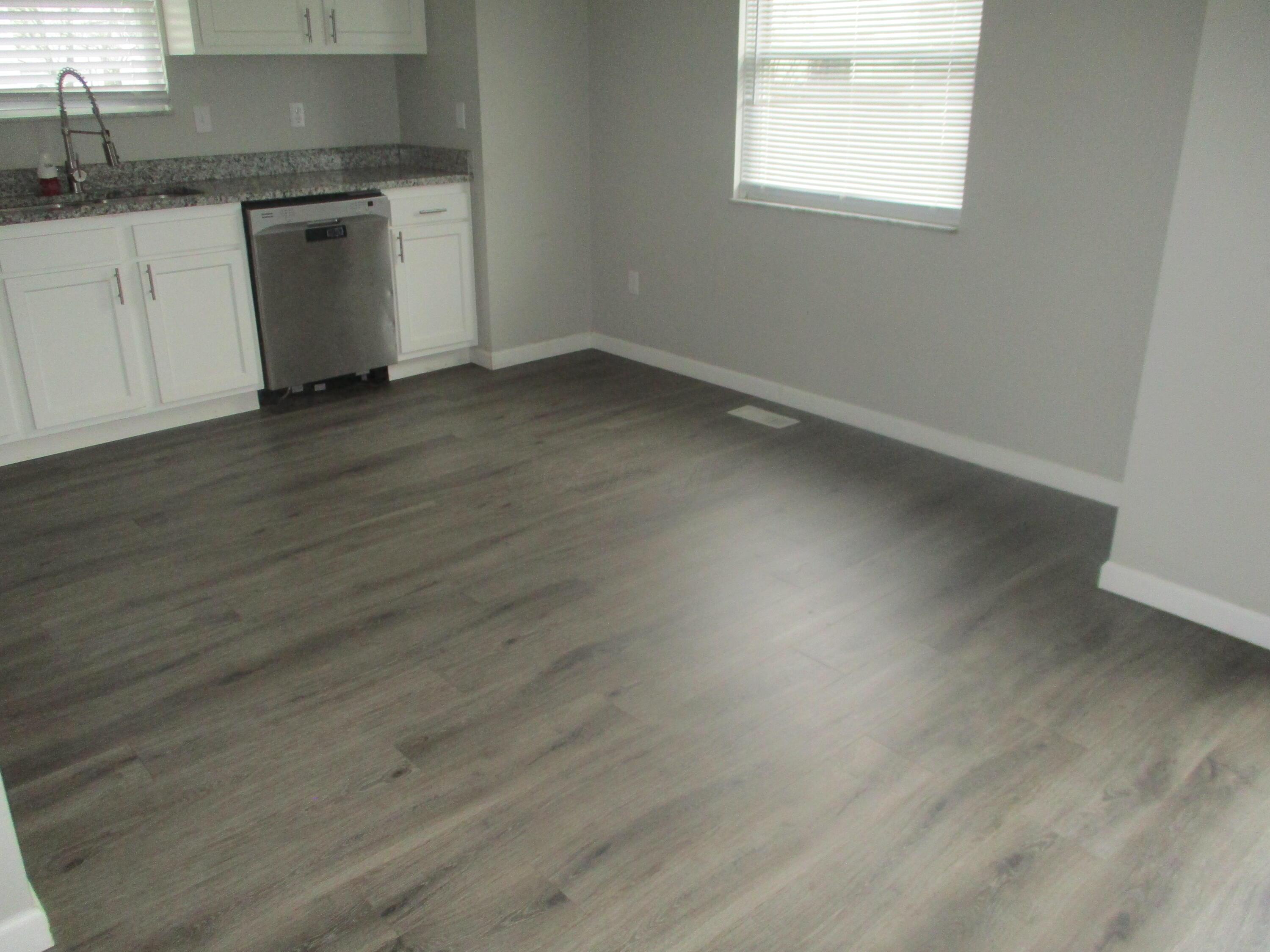 2944 Tracer Road Columbus, OH 43232 - Photo 5 of 16 IMG_2260