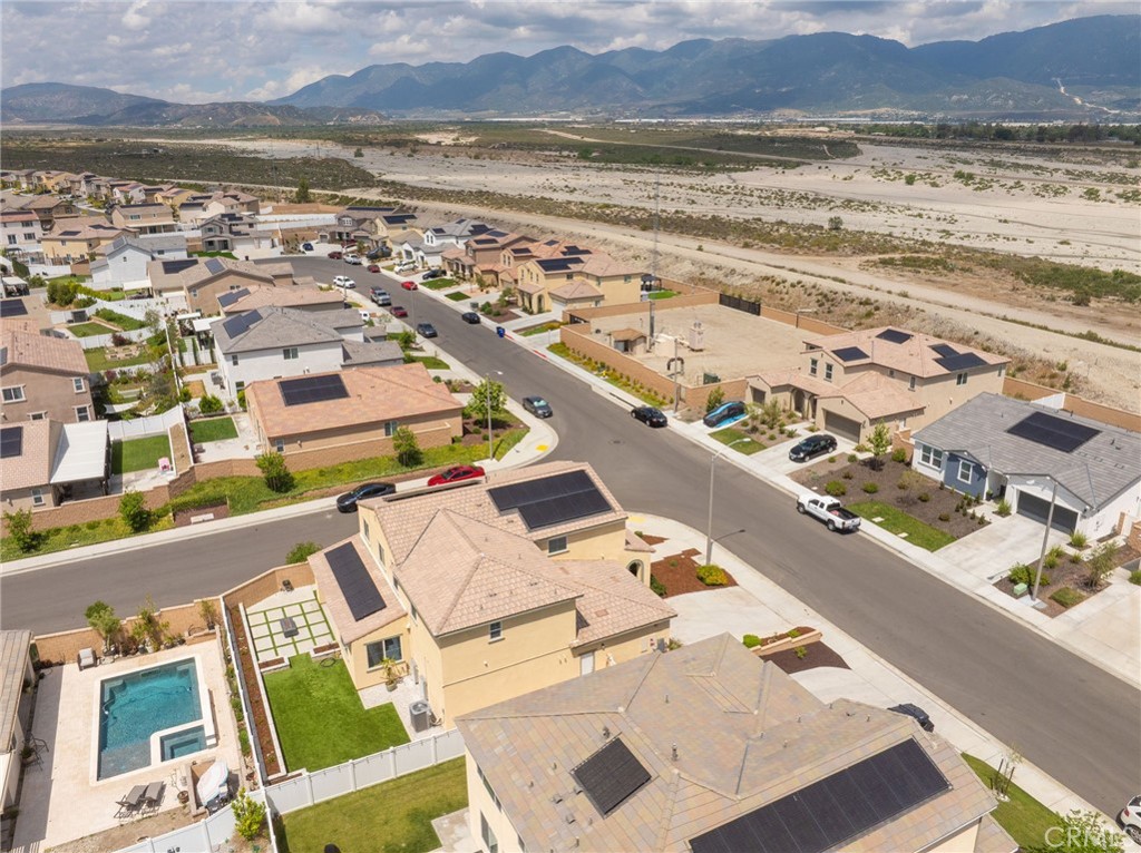 2414 Crater Avenue Rialto, CA 92377 - Photo 42 of 50 a view of a city with an ocean view
