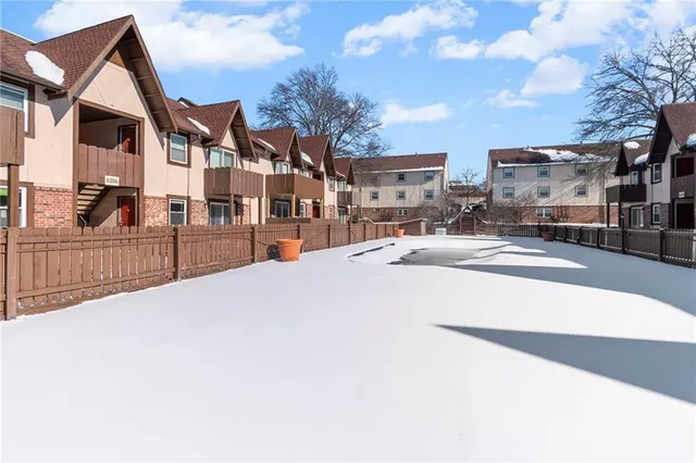 $130,000 | 6206 Robinson Street, Overland Park, KS 66202