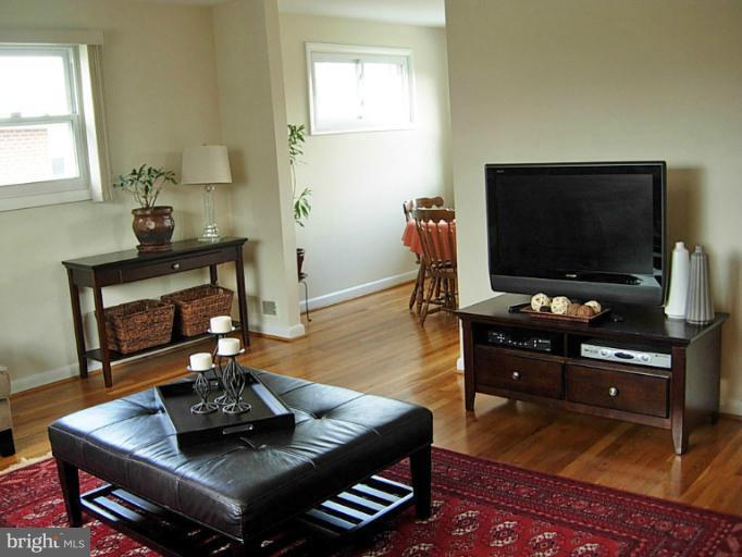 2410 Spencer Road Silver Spring, MD 20910 - Photo 16 of 30 Living Room