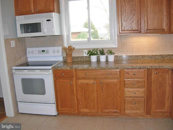 2410 Spencer Road Silver Spring, MD 20910 - Photo 19 of 30 Kitchen