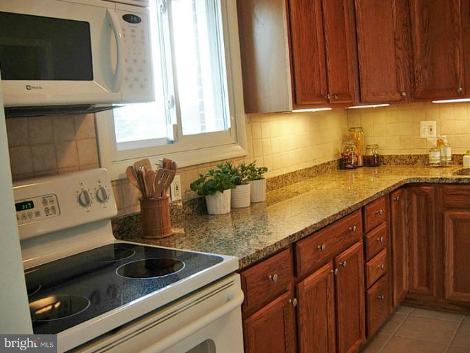 2410 Spencer Road Silver Spring, MD 20910 - Photo 20 of 30 Kitchen
