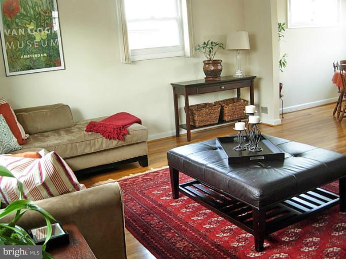 2410 Spencer Road Silver Spring, MD 20910 - Photo 29 of 30 Living Room