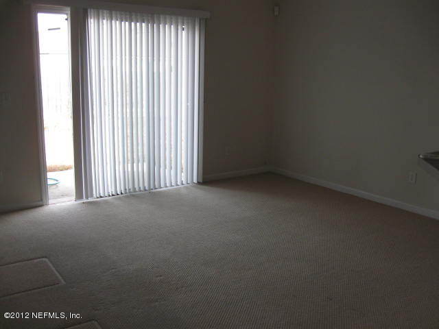9343 Lockheed Lane Jacksonville, FL 32221 - Photo 8 of 15 Living Room