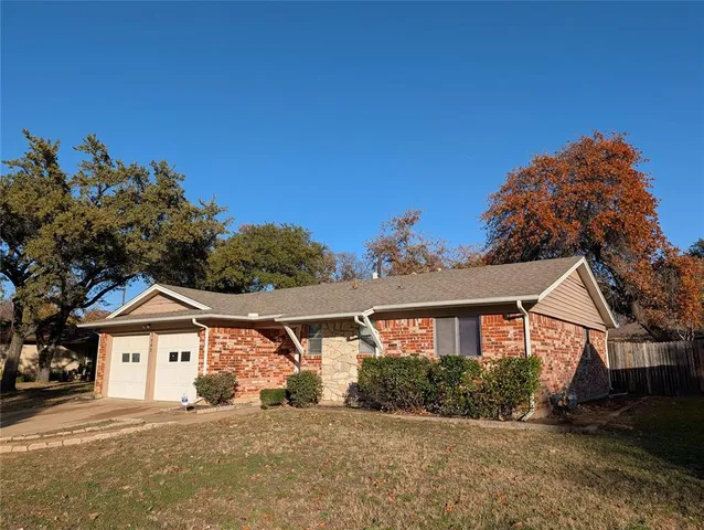 $1,950 | 1563 Pamela Lane, Fort Worth, TX 76112