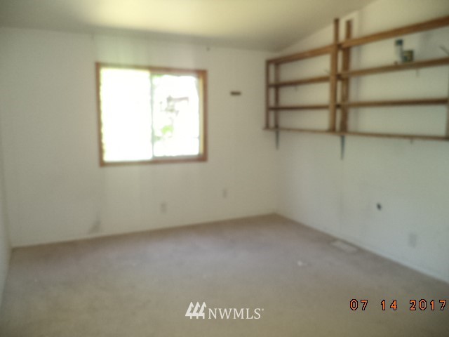 547 Larson Road Silver Creek, WA 98585 - Photo 4 of 10 Gallery Image 4