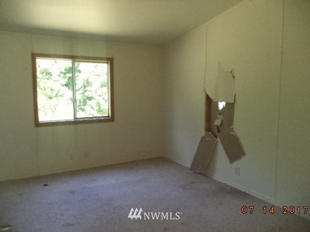 547 Larson Road Silver Creek, WA 98585 - Photo 5 of 10 Gallery Image 5