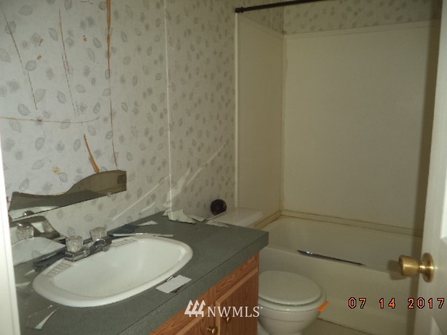 547 Larson Road Silver Creek, WA 98585 - Photo 6 of 10 Gallery Image 6