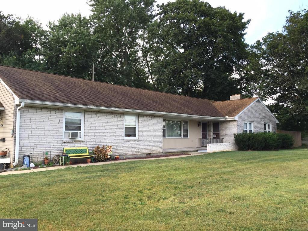 1095 North Reading Road Stevens, PA 17578 - Photo 2 of 16